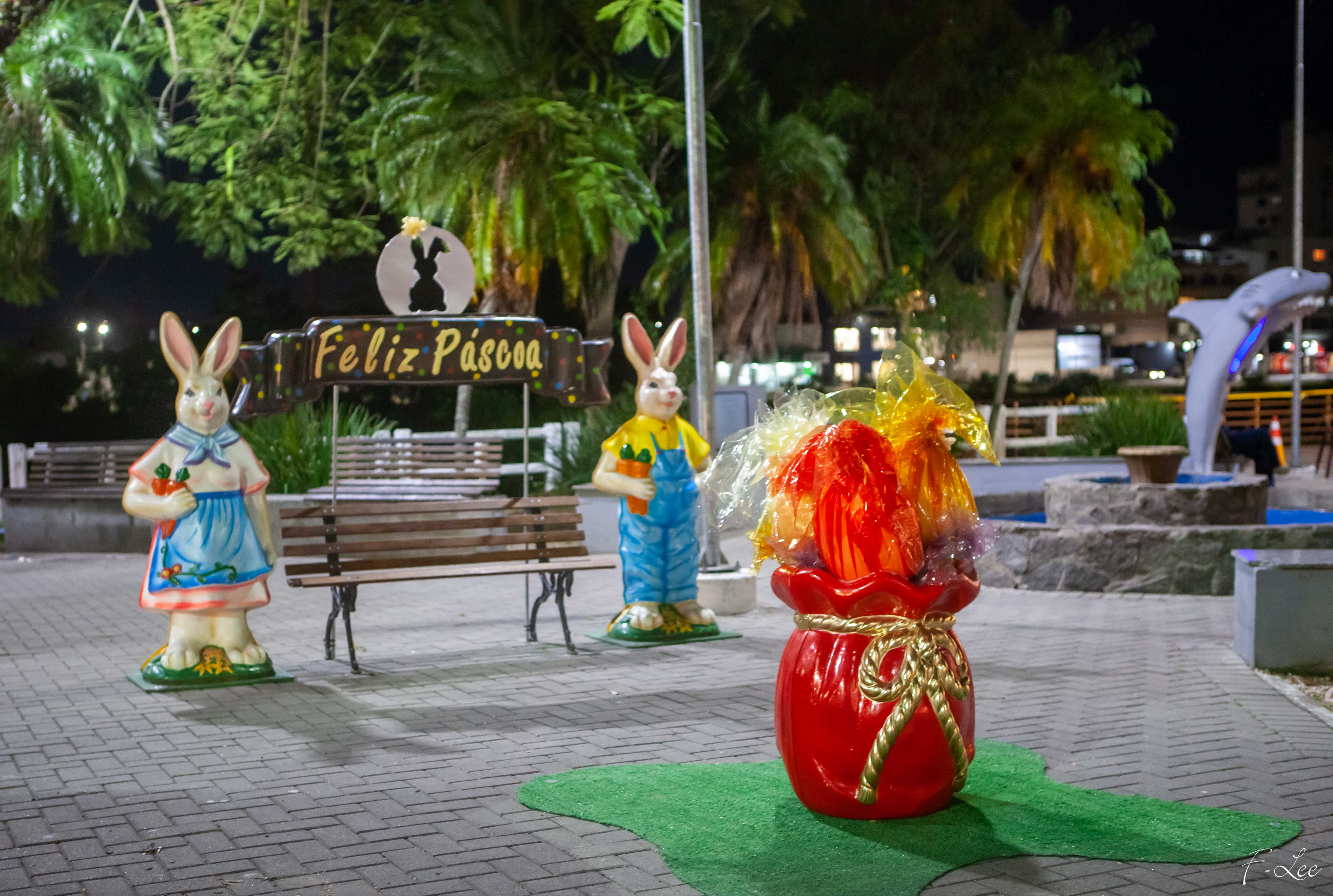 A decoração de Páscoa em Tubarão, SC.