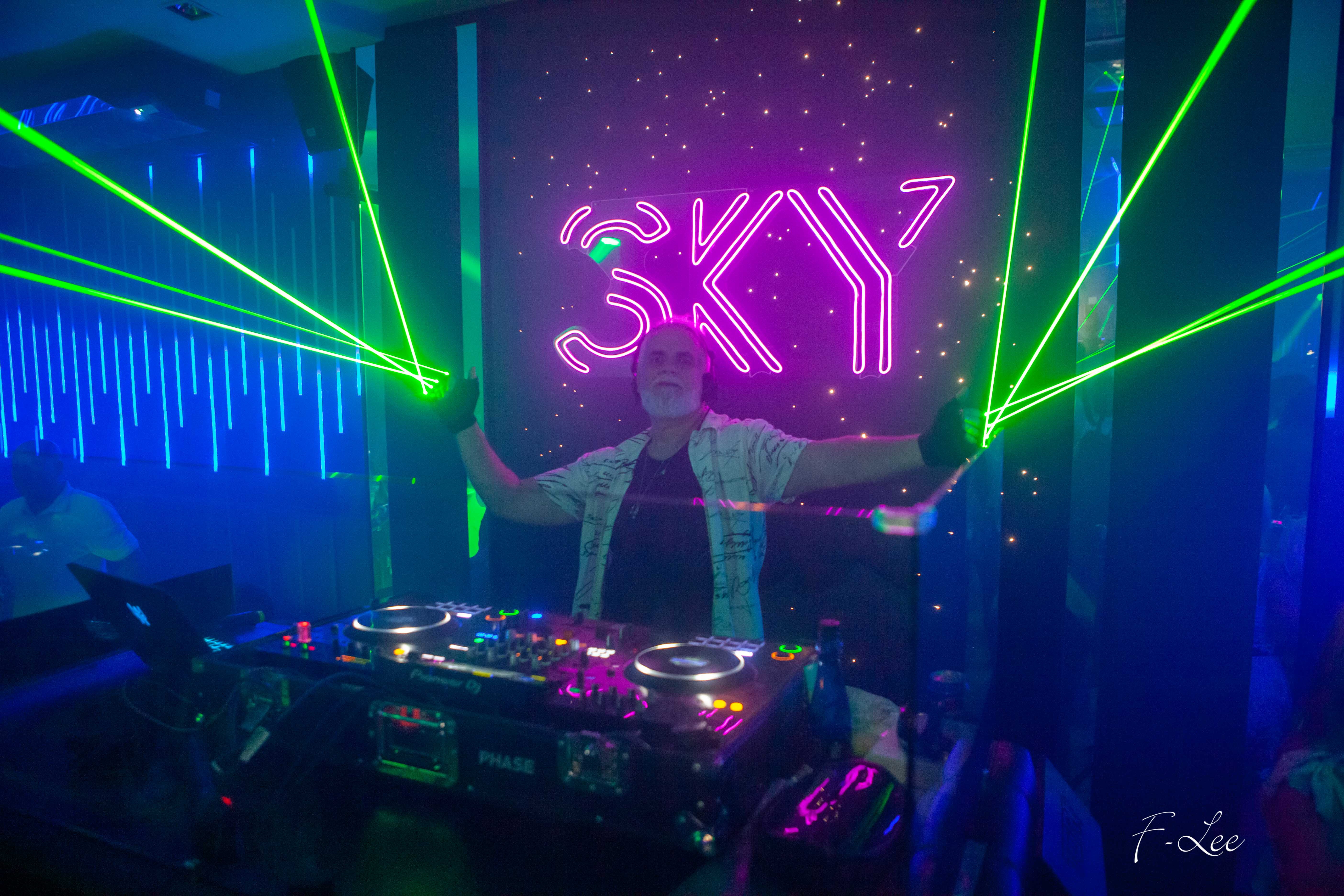 Festa do Vinil 24 abril, com Dj Jeff na Sky