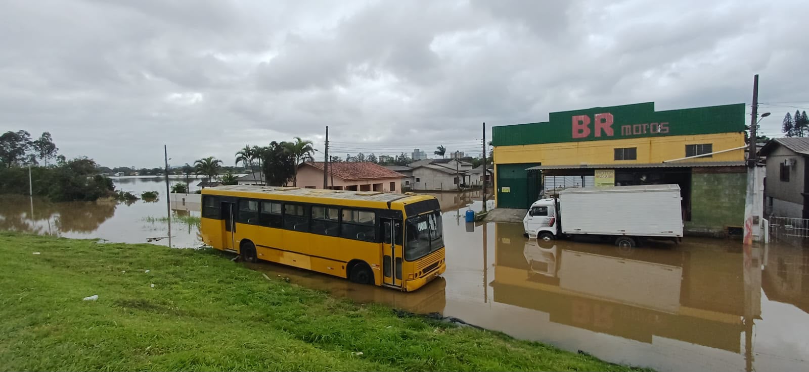 Acesso Norte de Araranguá Bloqueado na BR-101