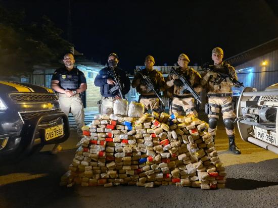 PRF e PolÃ­cia Militar: apreensão de 240 kg de maconha