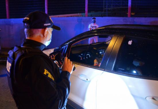 PRF flagra 62 motoristas embriagados 