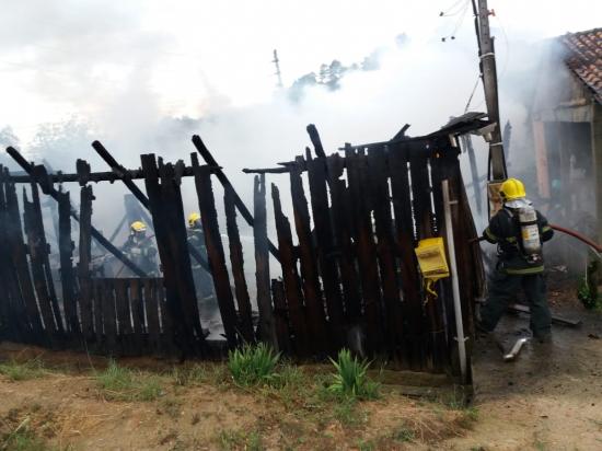 Incêndio em Residência: Braço do Norte